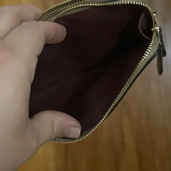 Tan coach wristlet - Picture 5 of 6